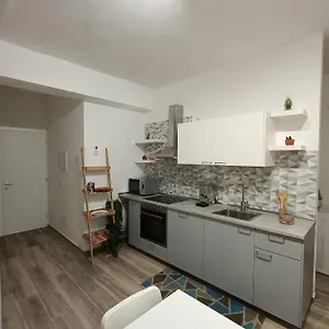 Violet - Apartment